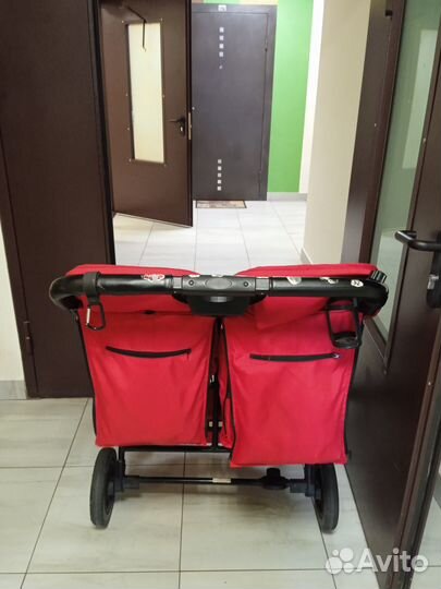 Коляска для двойни, погодок