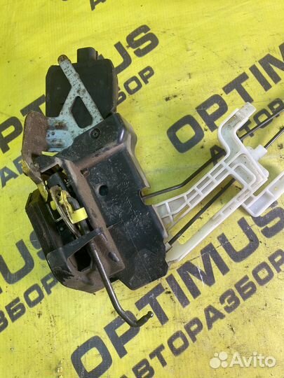 Замок двери задний левый Hyundai Santa Fe 1