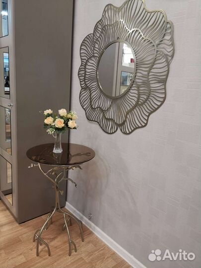 Зеркало настенное металлической Цветок