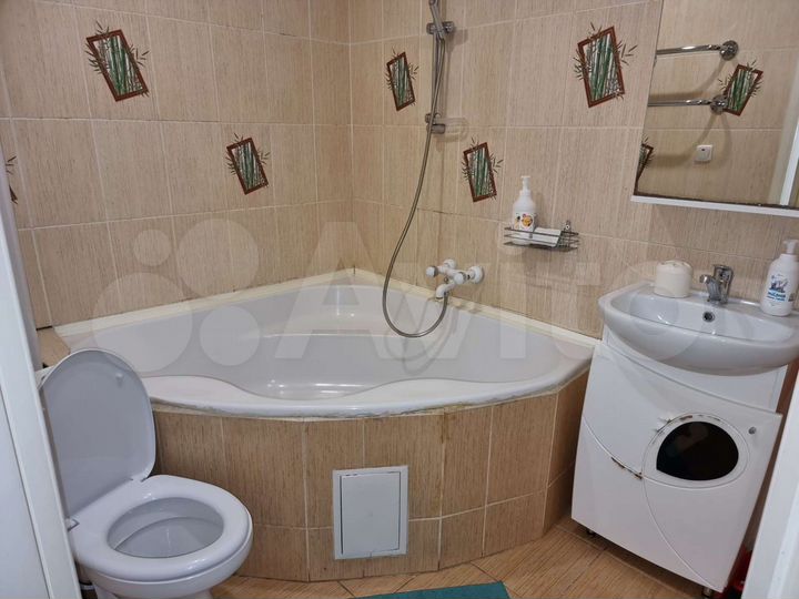 2-к. квартира, 56 м², 4/4 эт.