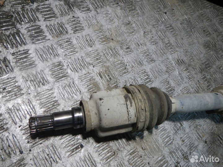 Привод правый передний Toyota Avensis