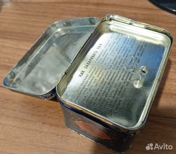 Жестяная коробка из под чая