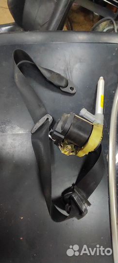 Передний левый водительский ремень W210