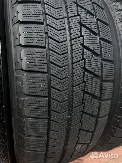 Bridgestone Blizzak VRX 215/60 R17 96S
