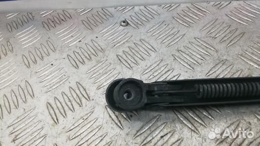 Щеткодержатель 3-5-й двери mitsubishi pajero sport