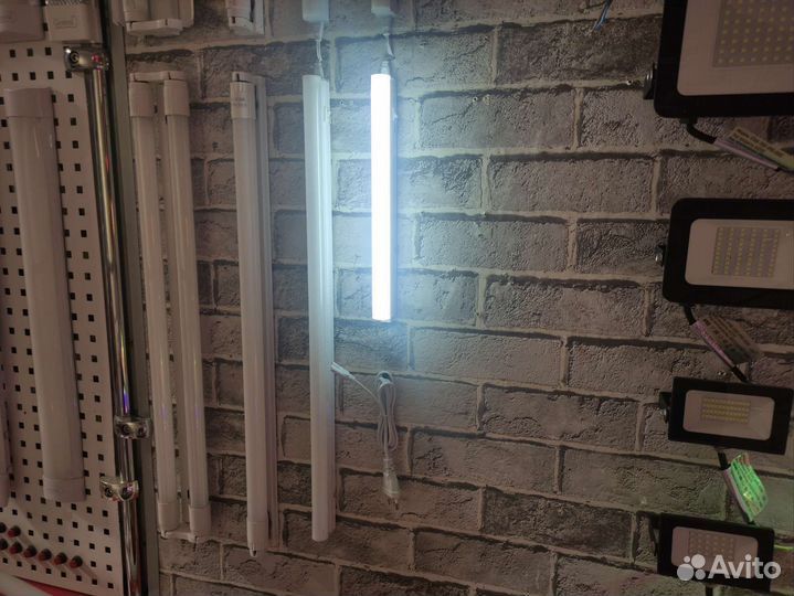 Светильник Т5 L300 5W 220V IP40 с выкл. на корпусе