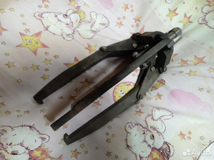 Съемник трехлапый