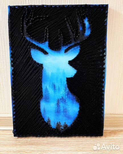 Панно в стиле string art