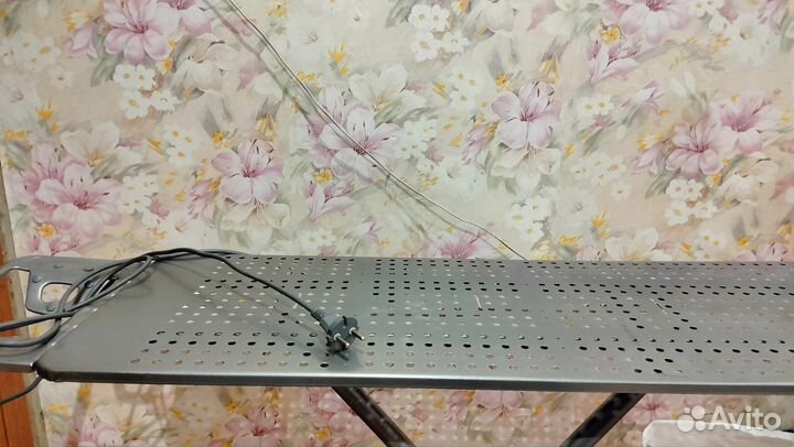 Гладильная доска с дополнительной розеткой