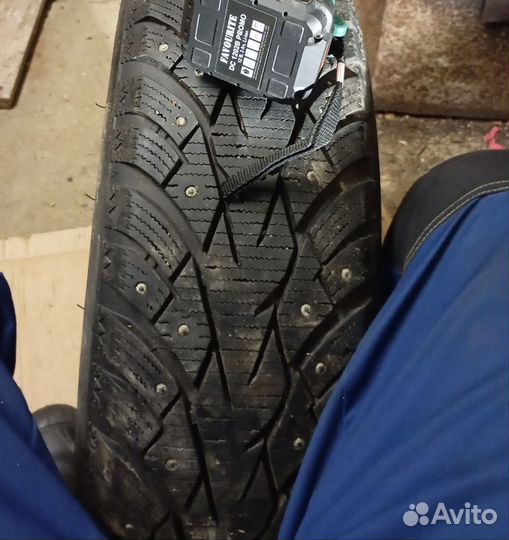 Royal Black Royal Stud 185/65 R15