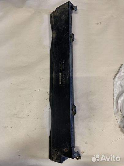 Кронштейн радиатора верхний BMW X5 x6 e70 F15 f16