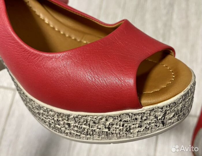 Босоножки женские 39 размер