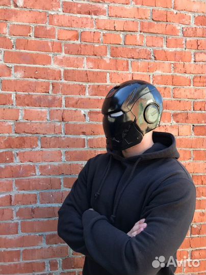 Шлем Железного человека