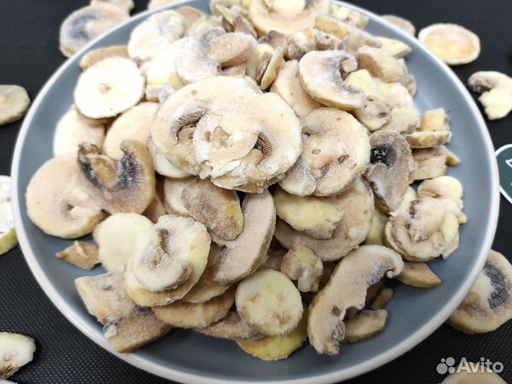 Грибы шампиньоны, белый гриб, лисички, опята