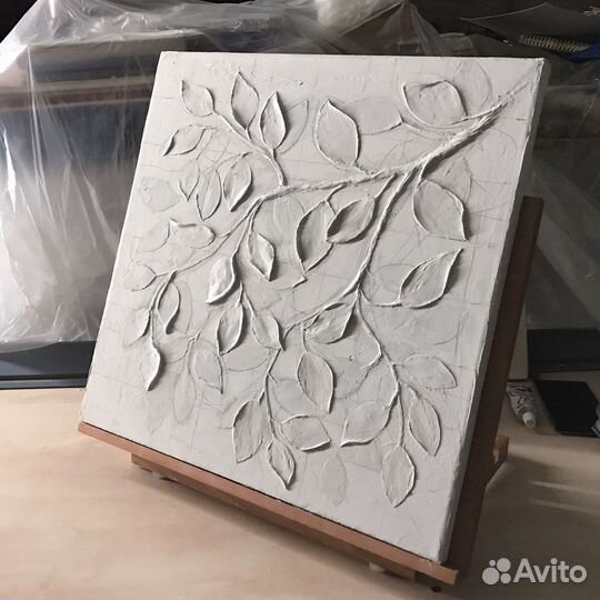 Барельеф, Роспись стен, декор стен