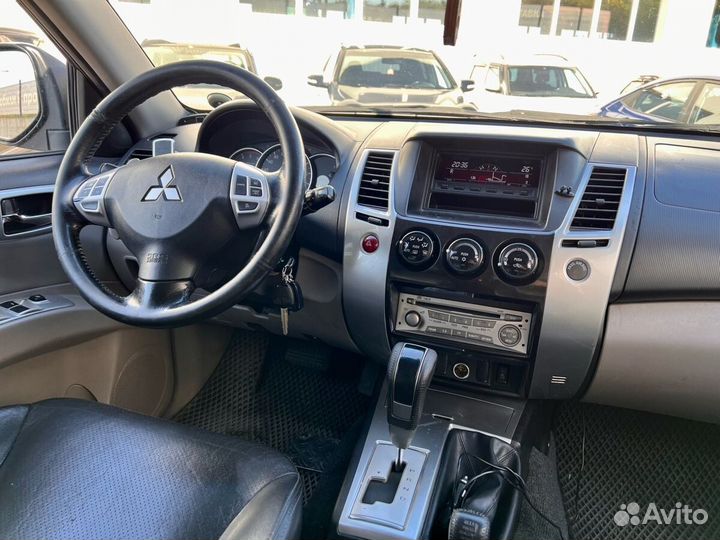 Mitsubishi Pajero Sport, 2010