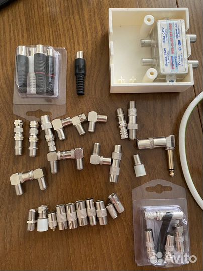 Телевизионные разветвитель. Переходники для тv