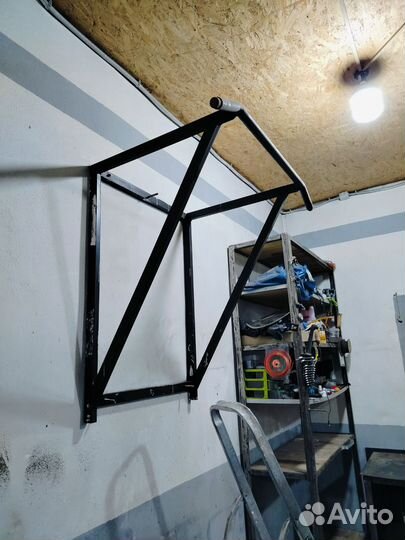 Турник настенный бу