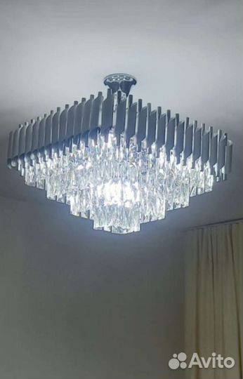 Люстра новая