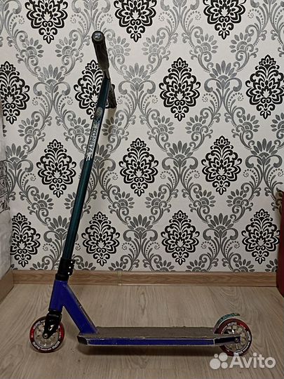 Трюковой самокат парк