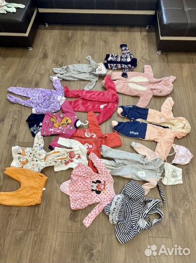 Пакет с вещами на девочку