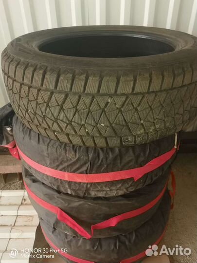 Bridgestone Blizzak DM-V2 235/55 R19 105T