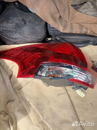 Задний фонарь левый outlander 3