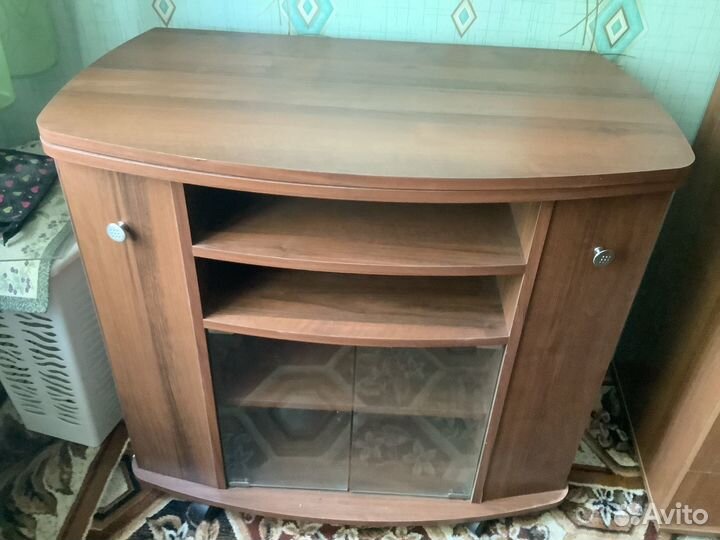 Тумба под телевизор. Шкаф. Стол
