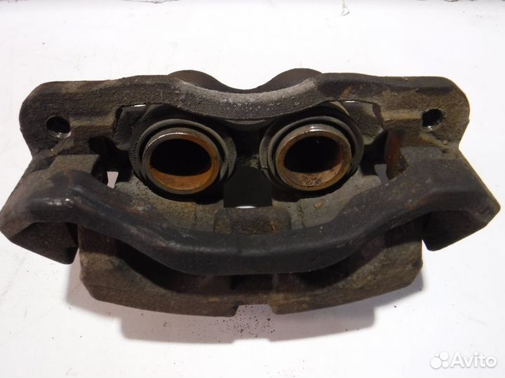 Суппорт передний левый Iveco Daily III