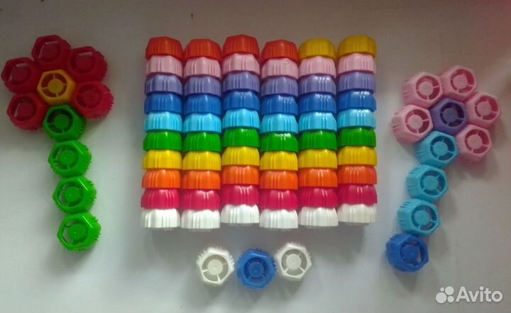 Крышеки- конструктор (фрутоняня) и капсулы Киндер