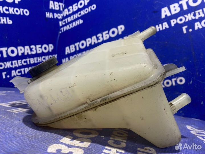 Бачок расширительный Toyota Blade хэтчбек 2007