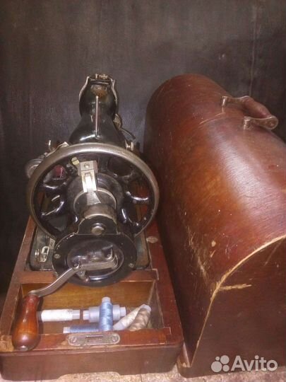 Швейная машина Подольск ручная