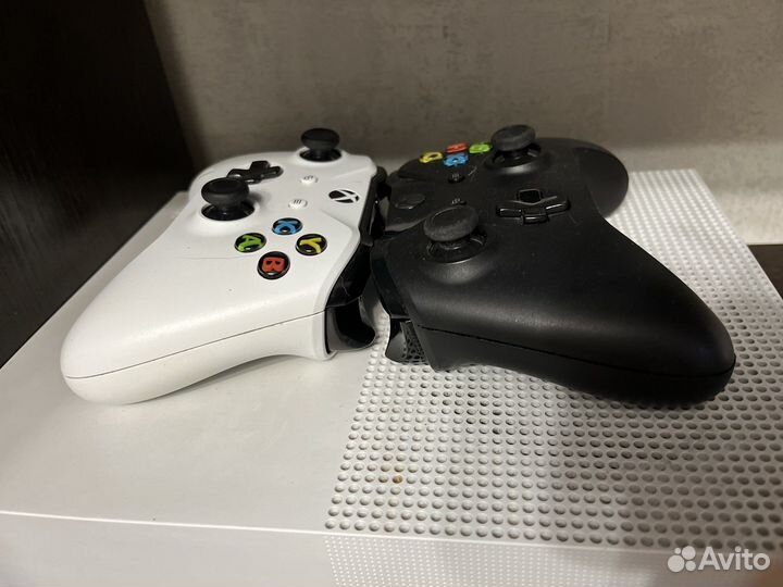 Microsoft Xbox One S All Digital 1024 гб HDD