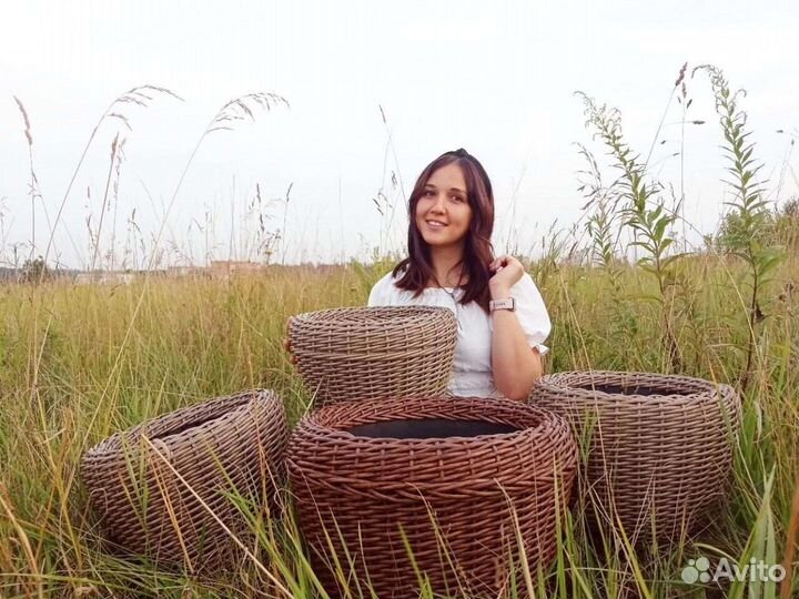 Кашпо садовое из ротанга