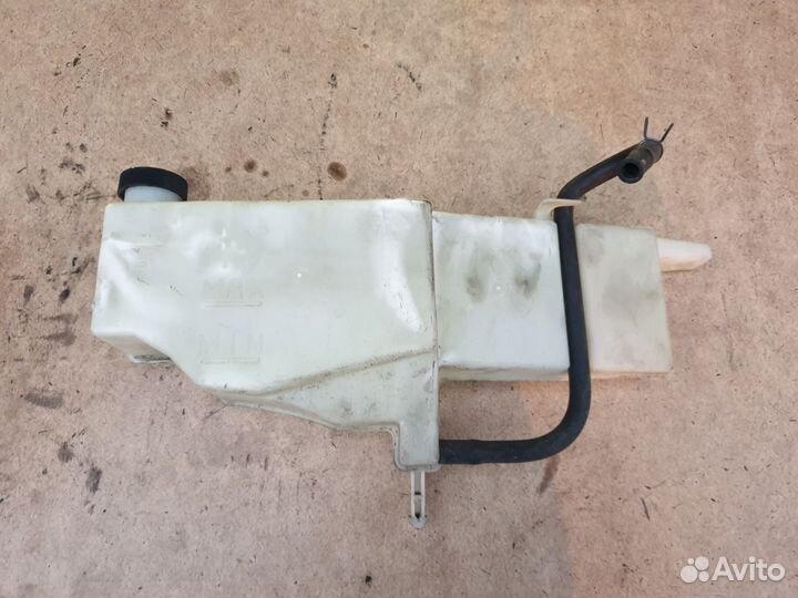 Расширительный бачок Infinity G37 V36 Q40 Q60