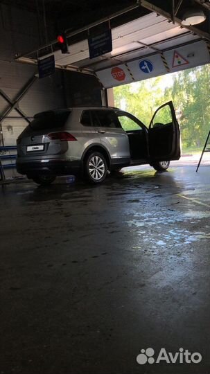 Volkswagen Tiguan 2.0 AMT, 2021, 40 000 км