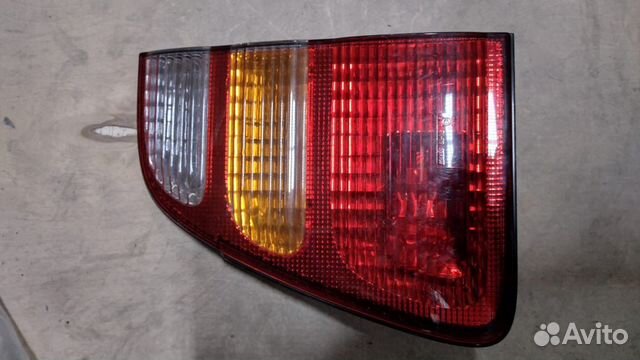 Фонарь внутренний правый Лэнд крузер 100