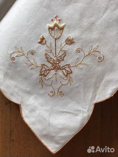Скатерть 82*82 4 салфетки 27 см хлопок вышивка