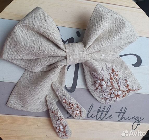 Бантики ручной работы с вышивкой