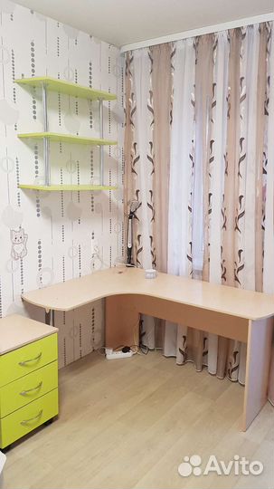 Письменный стол для школьника