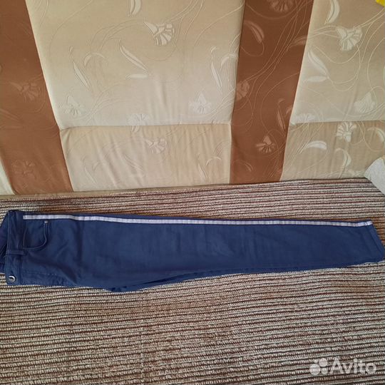 Джинсы скини Reserved