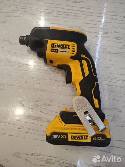 Шуруповерт dewalt DCF620 18v