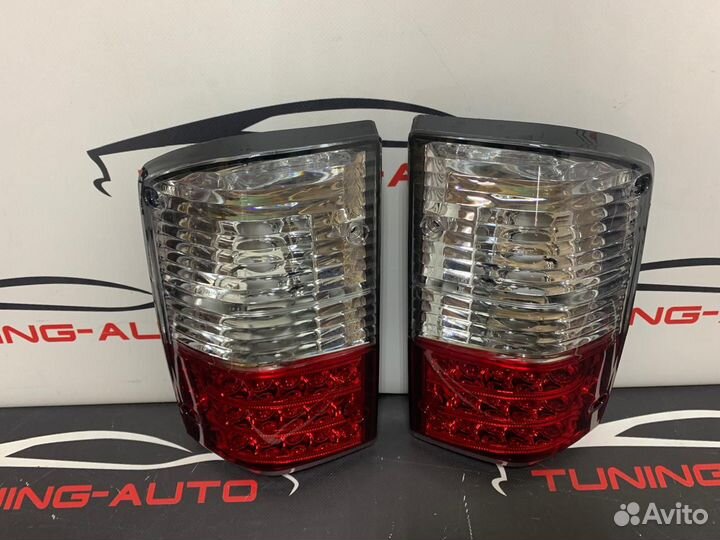 Тюнинг Стоп-cигналы Nissan Safari Y60 87-97гг WYY60 (красно-белые)