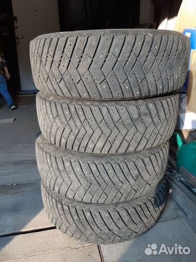 Зимняя резина Goodyear ultragrip 215 60 r17