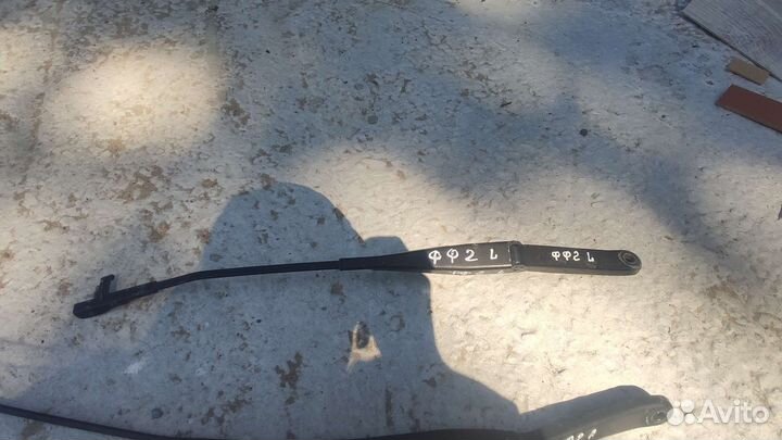 Поводок стеклоочистителя Ford Focus 2 дворники