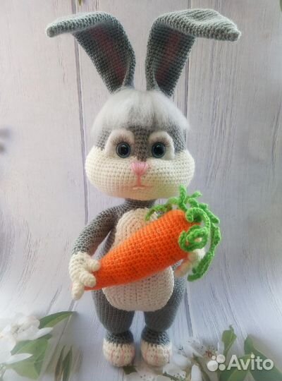 Зайка вязаный