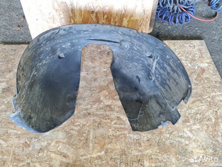 Подкрылок передний правый Volvo S40 MS B5244S5