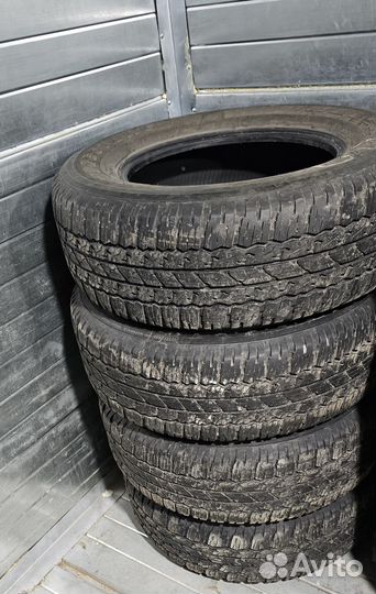 Bridgestone Dueler A/T 693 III 265/65 R17