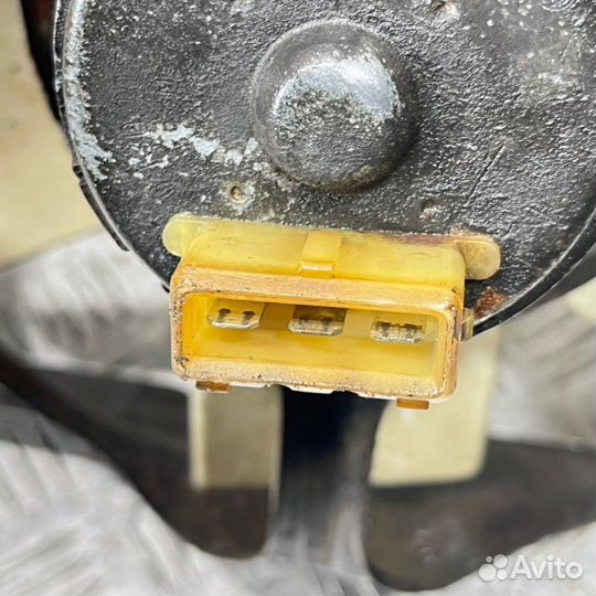 Вентилятор охлаждения радиатора Volkswagen Passat