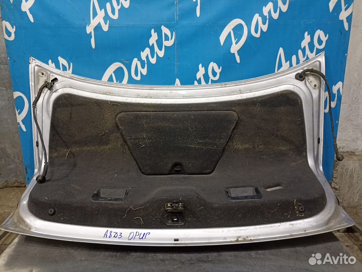Ауди А8 Д3 крышка багажника с дефектом
